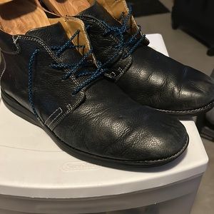 Johnston and Murphy Men’s Sheepskin Chukka Boots